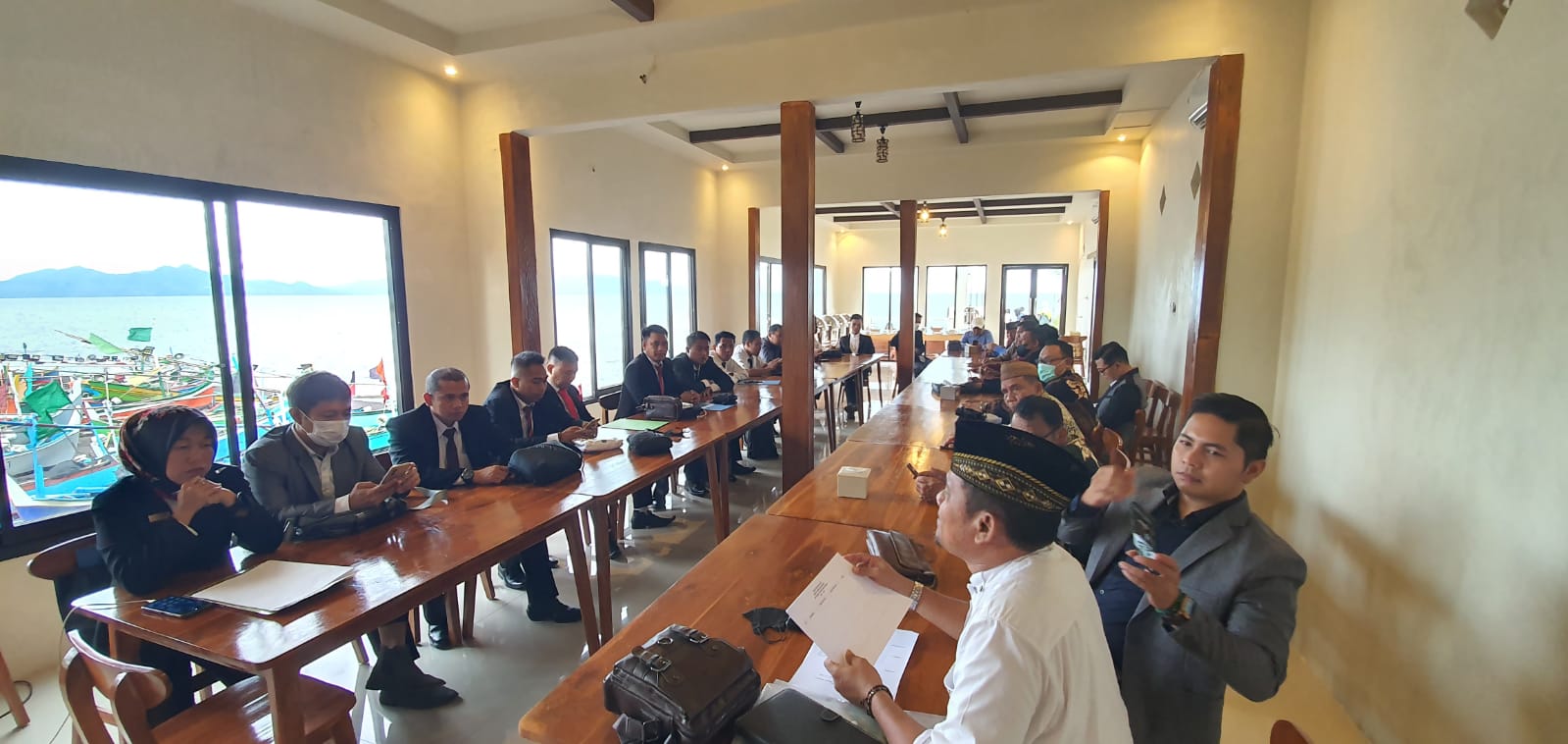 Rapat Kerja Cabang (Rakercab) DPC Banyuwangi Raya, serta Pengukuhan Advokat Baru di Hall BRP Lounge, Blimbingsari, Banyuwangi - 01 April 2023