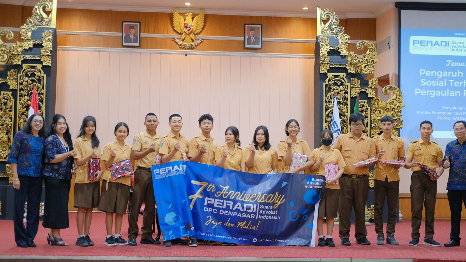 Dalam rangka Kegiataan HUT ke-7 DPC PERADI SAI Denpasar. DPC PERADI Denpasar melakukan Penyuluhan tentang Pengaruh Media Sosial Terhadap Pergaulan Remaja, di SMA Dwijendra Denpasar, tanggal 14 April 2023. Peserta Siswa - Siswi yang mengikuti berjumlah 250 peserta.