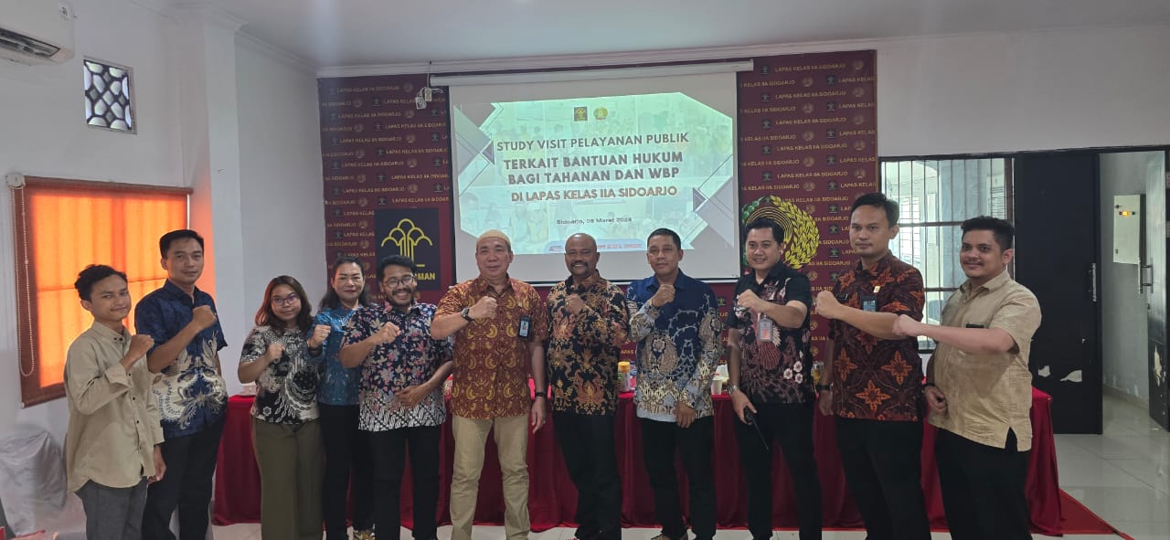 DPC PERADI SAI Sidoarjo Raya bekerja sama dengan DitjenPas. Kanwil KUM HAM RI untuk mengedukasi pelayanan publik di Lapas Kelas 2, Sidoarjo. Terkait "Bantuan Hukum bagi Tahanan dan WBP" pada Jumat, 08 Maret 2024.