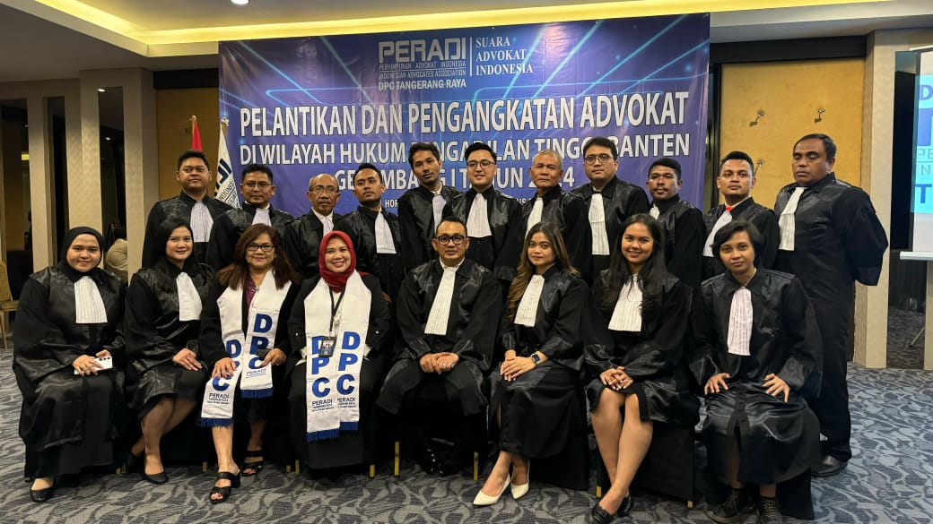 Telah terlaksana Pelantikan dan Pengambilan Sumpah Calon Advokat, DPC PERADI SAI Tangerang Raya, pada 06 Agustus 2024 di Ball Room Hotel Horison Grand Serpong, dengan jumlah peserta yang di lantik 16 orang